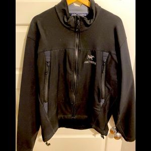 Arc’teryx black tech zip jacket, large